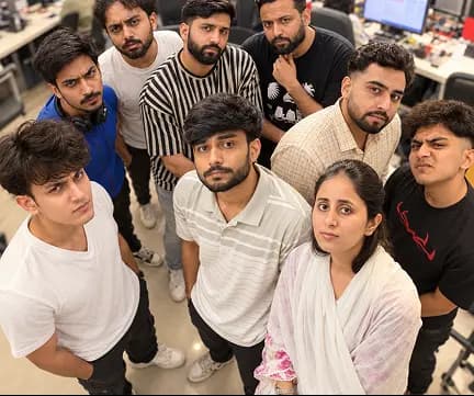 TEAM SELFIE